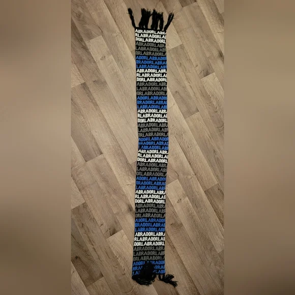 Labrador Scarf - Picture 5 of 6